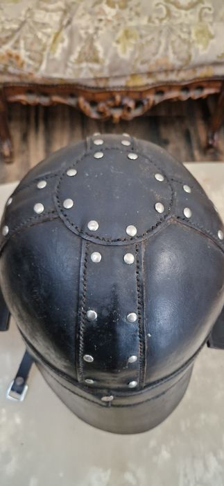 Coif vechi medieval piele  recuzita nituit