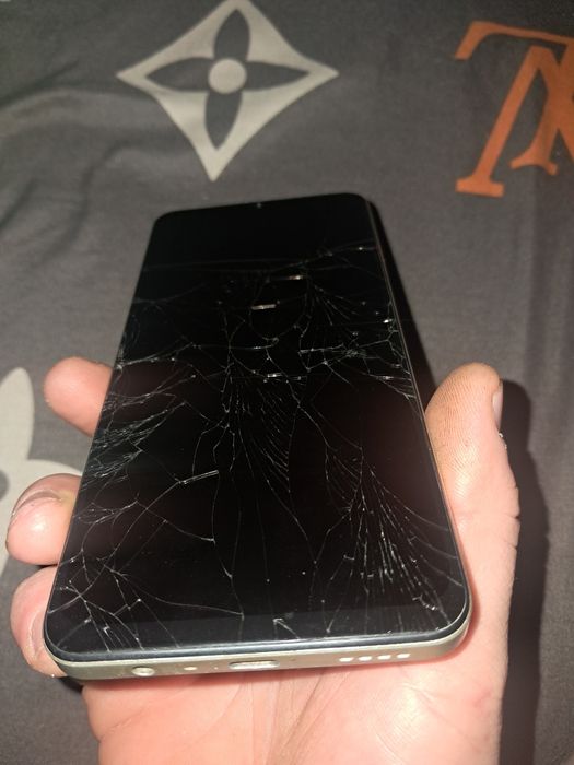 Продам телефон реалми С53 за 20000