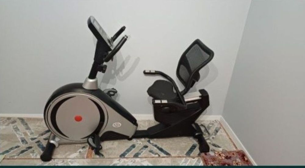 Велотреножер новый!
неуставший.Сделано в Германии для