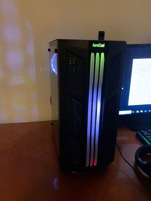 Vând/shimb PC gaming rx580 8 gb