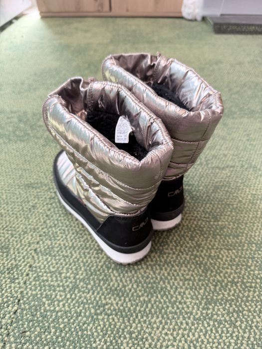 Детски обувки за момиче-комплект.