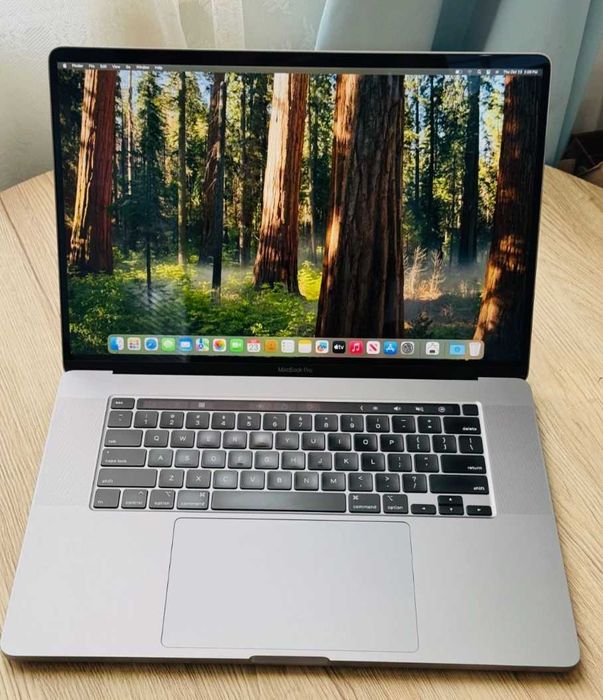 MacBook Pro 2019 i9 16 inch 32/512