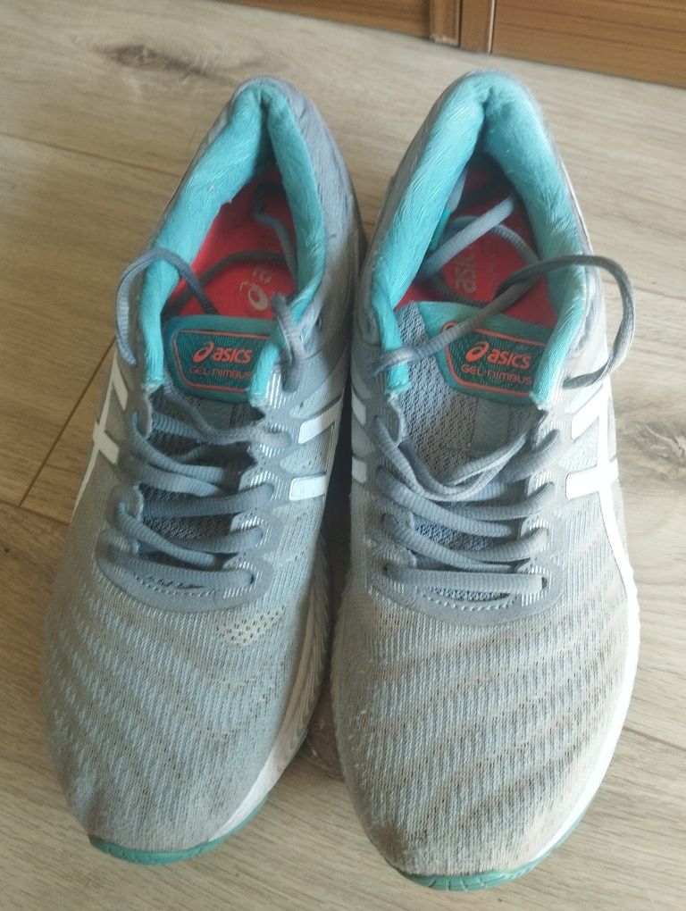 Дамски спортни обувки Asics
