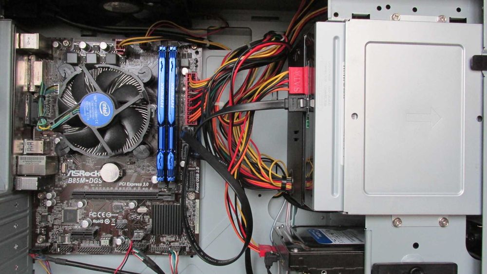 Компютър с четириядрен Intel i5-4670K процесор