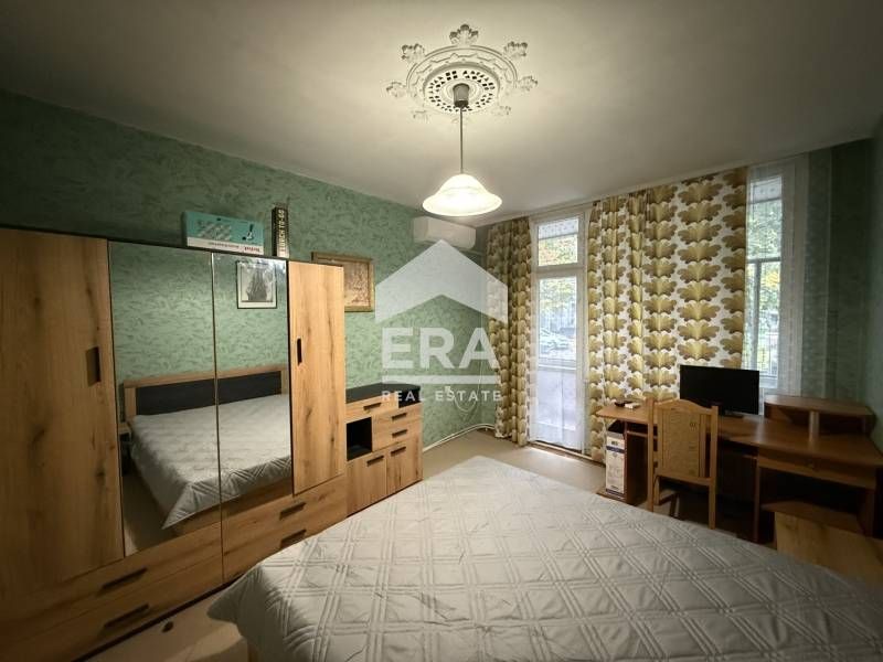 Четиристаен, обзаведен, газифициран апартамент под наем, в тухлена сгр