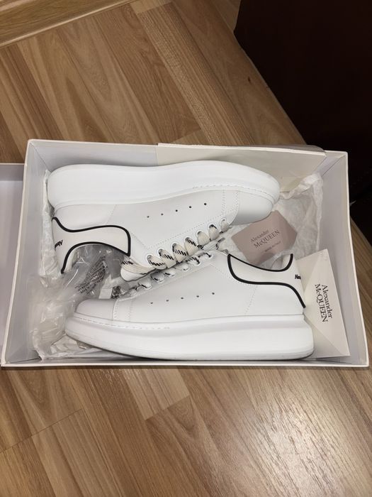 Alexander McQueen 42