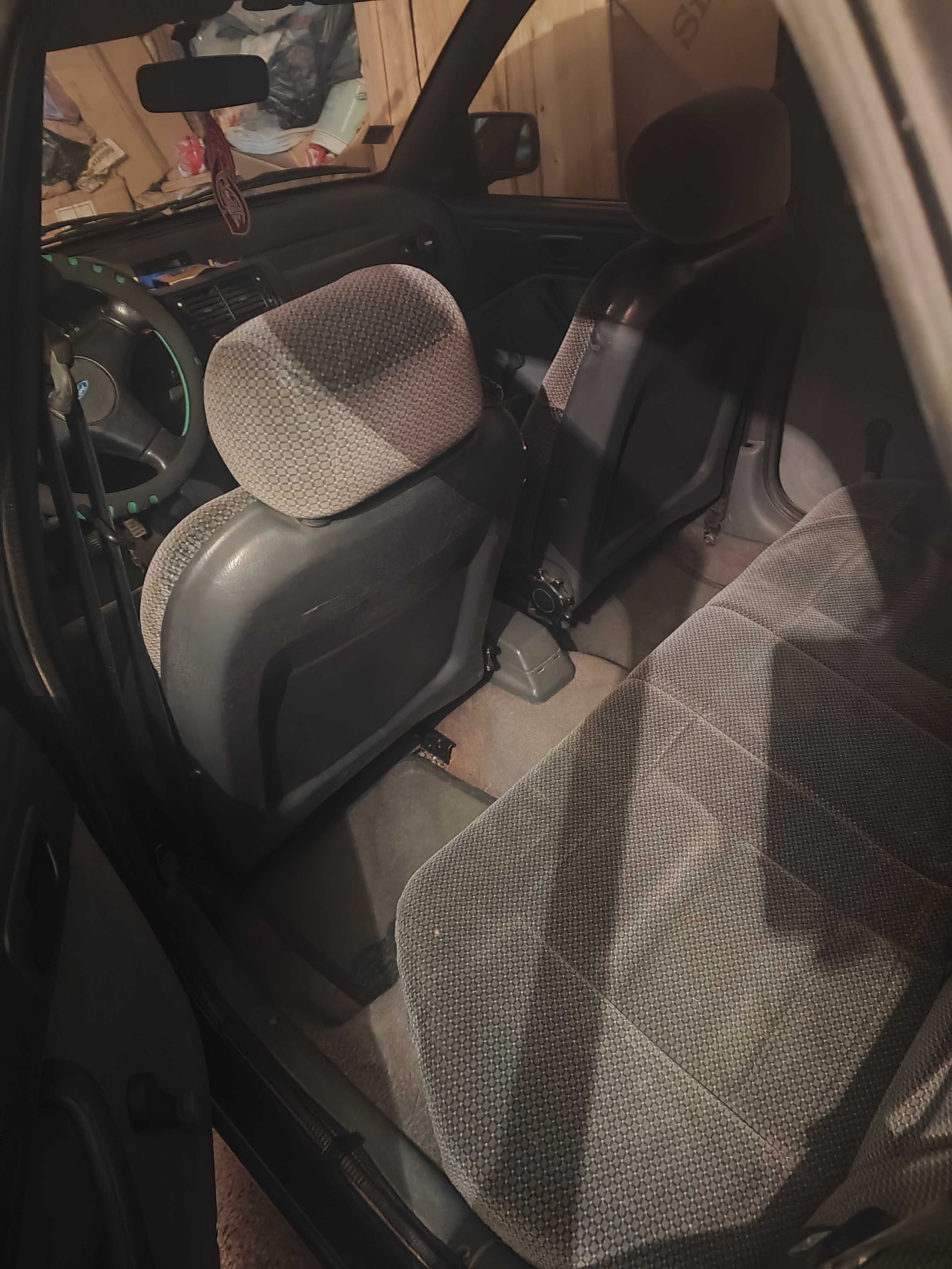 Продавам автомобил Ford Escort 1.4 Газ- бензин