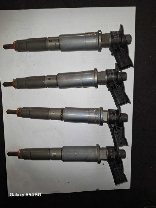 Injectoare renault trafic 2.0 dci