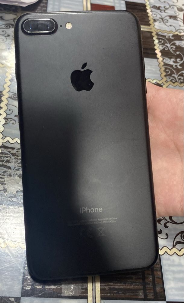 iPhone 7 plus (б/у ,в хорошем состоянии)