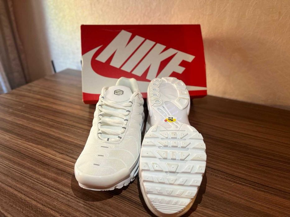 маратонки Adidas Nike