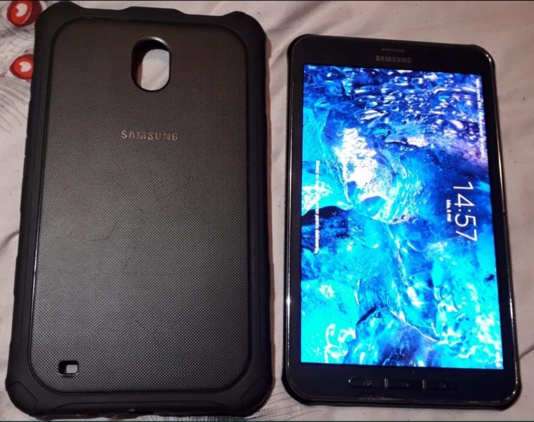 Vând tableta Samsung tab active