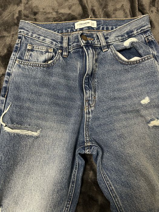 Чисто нови дънки Pull & Bear накъсани