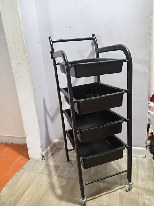 Срочно помощник для салона