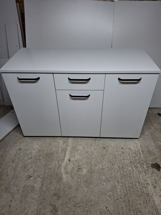 Comodă Albă+ Uși MDF