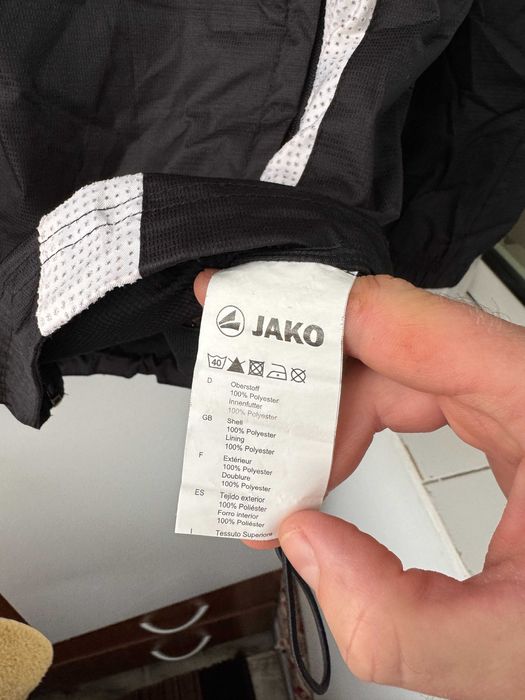 Bluza geaca Eintracht Frankfurt deosebita