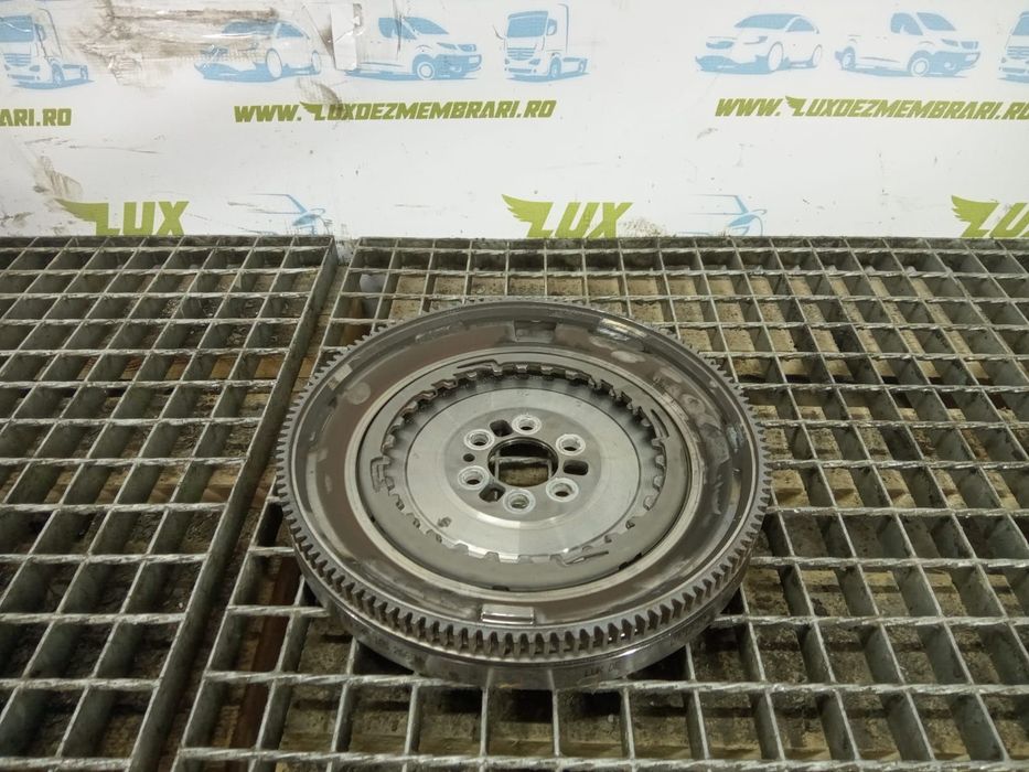 Volanta cu masa dubla 1.0 tsi DLAE 04c105266h Skoda Scala 1