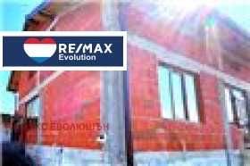 Продава се Къща в Разград, Бели Лом - 342 кв.м за 293 €/кв.м - Снимка #9