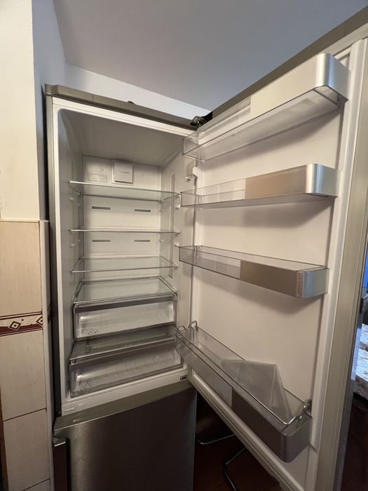 Frigider Grundig