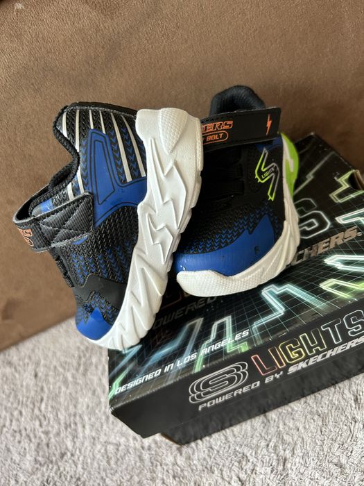 Детски светещи маратонки Skechers 21 номер
