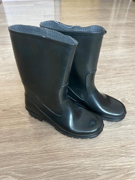 Резиновые сапоги 40 размер.