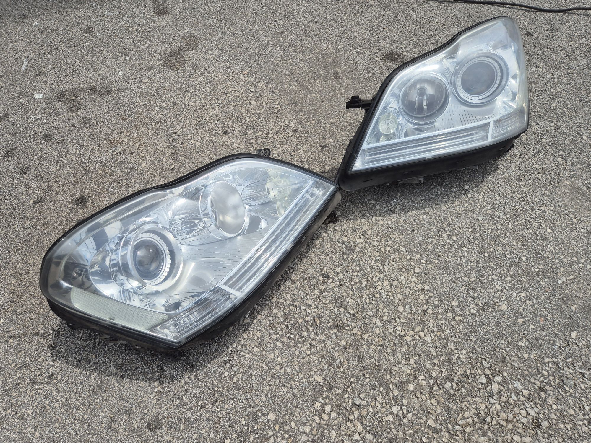 Завиващи фарове Мерцедес ГЛ Х164 Face Lift ляв десен фар Mercedes GL