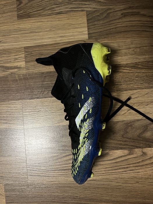 Бутони adidas predator 43 номер