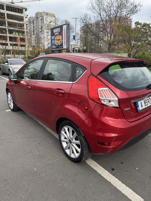 Продавам кола ford fiesta