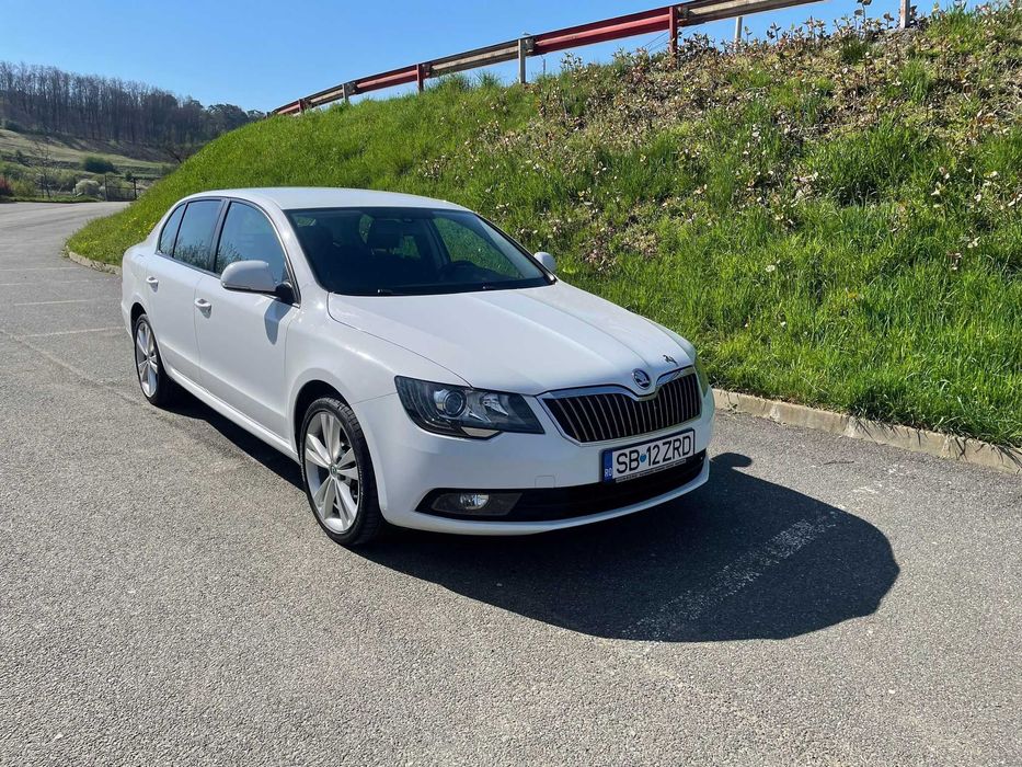 Vând Skoda Superb II