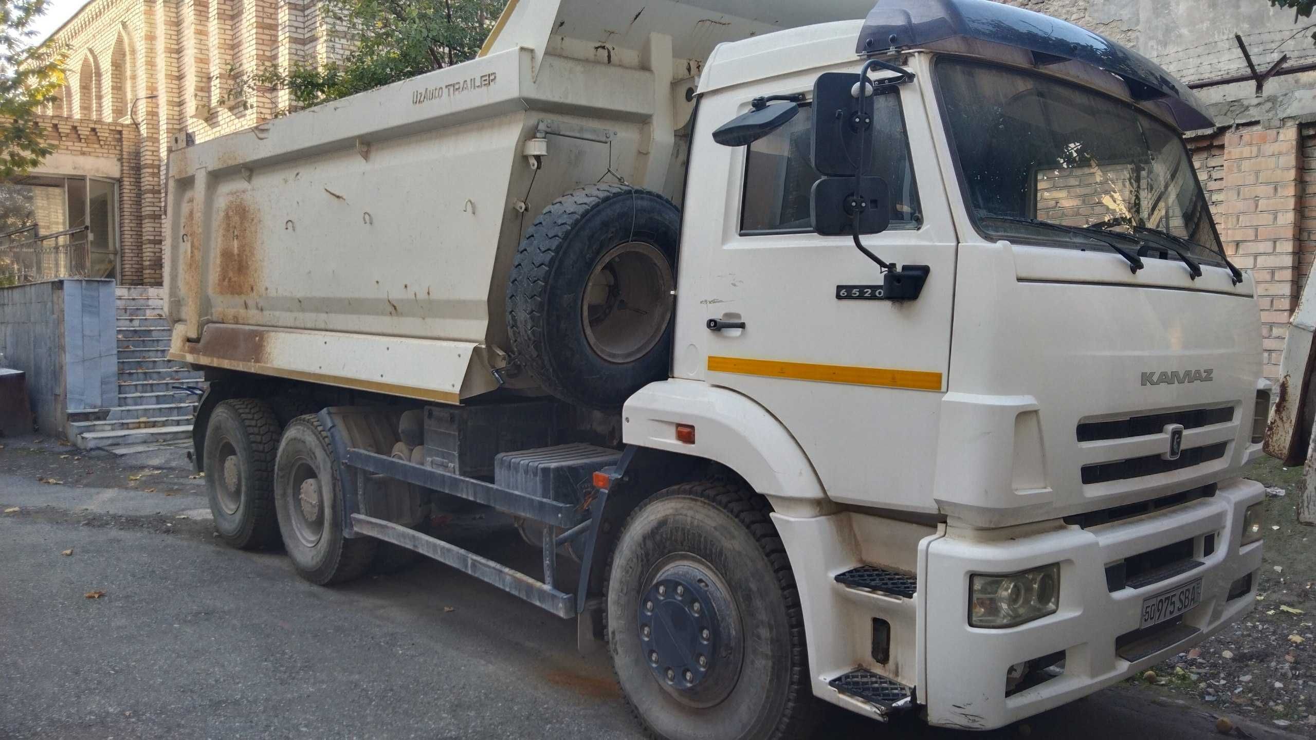 Namangan shahri Lutfiy ko'chasi 5A-uyda saqlanayotgan Kamaz sotiladi