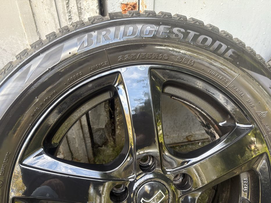 Джанти с зимни гуми BRIDGESTONE BLIZZAK 225 / 55/16