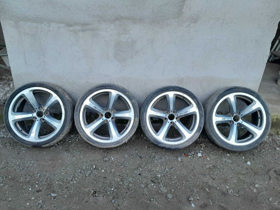 Vand jenti bmw r19 cu cauciuc