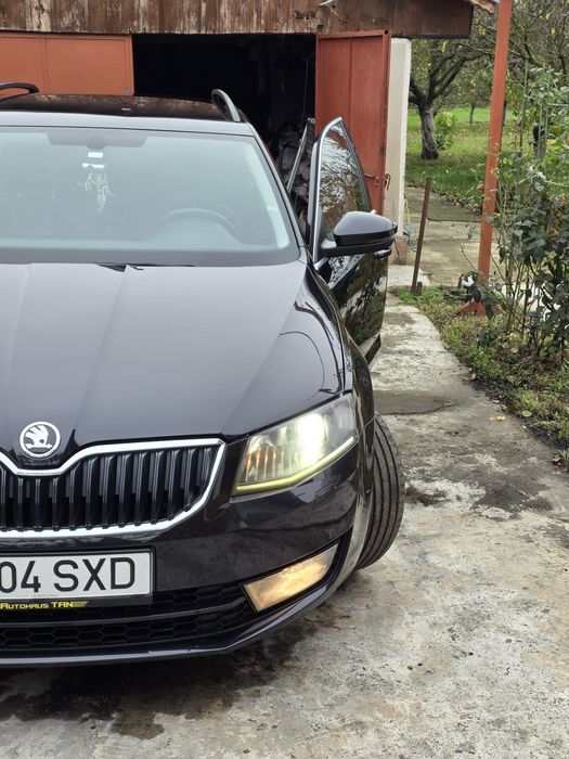 Vând Skoda Octavia III