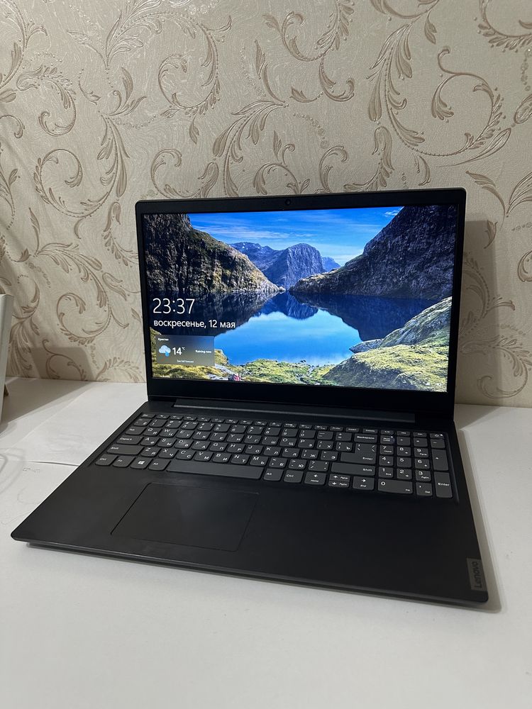 Ноутбук Lenovo core i3-1005G1
