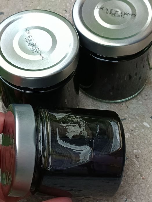 Сладко от зелени орехчета - белени и небелени