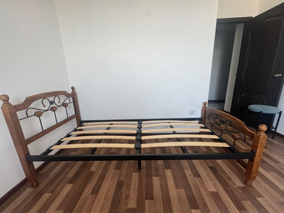 Кровать, одна местный