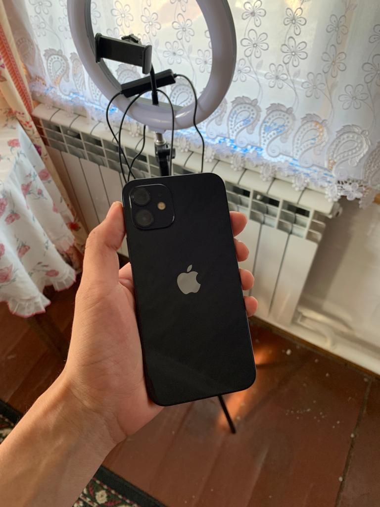 Продам iPhone 12 на 128гб