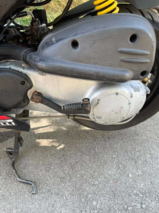 Продавам скутер Aprilia sr50 factory 2011 г.