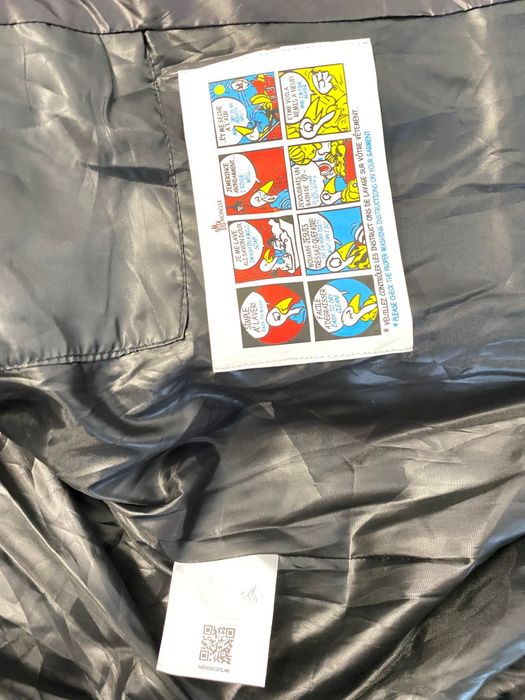 Geaca M.o.n.c.l.e.r neagra de iarna