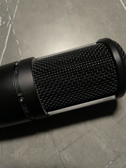 Микрофон Akg p120