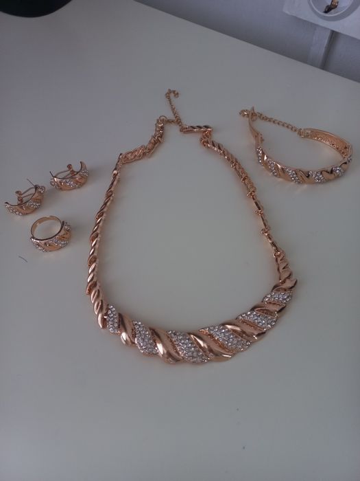 Бижутерия набор, очень красивый