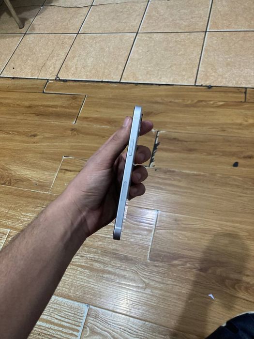 Iphone 12 sotiladi