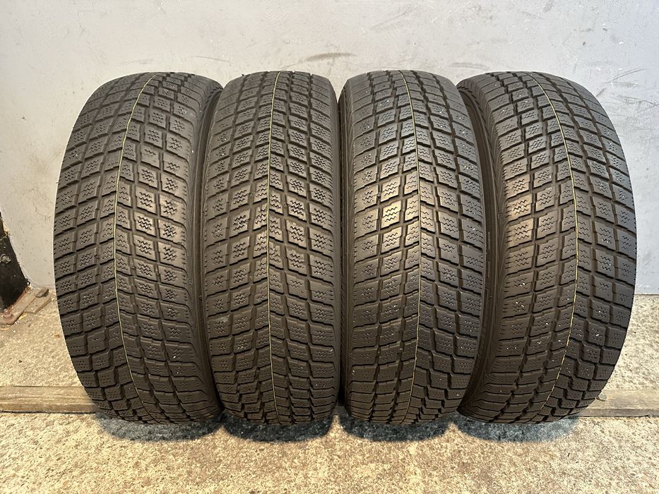 Гуми 215/70/15 NEXEN Winguard Winter