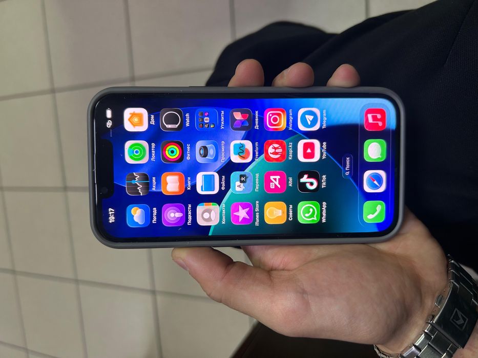 Айфон 13 128гб  каробка нету