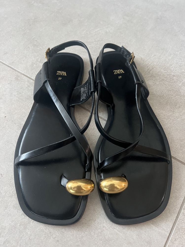 Летни сандали Zara