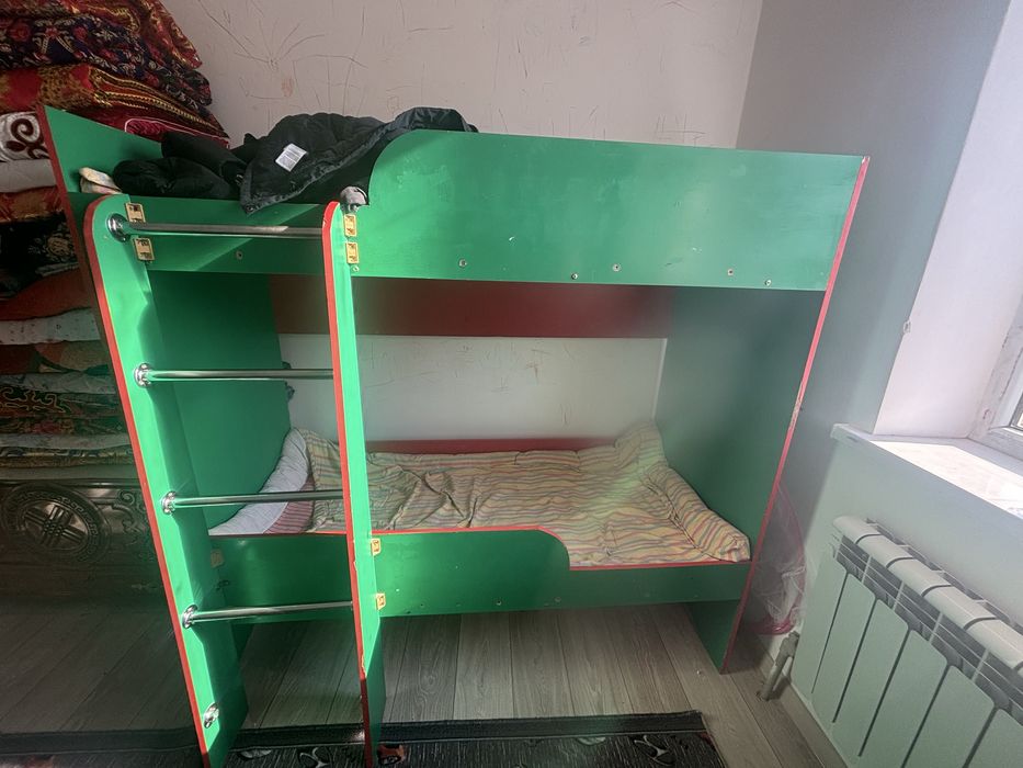 детская двухярусная кровать