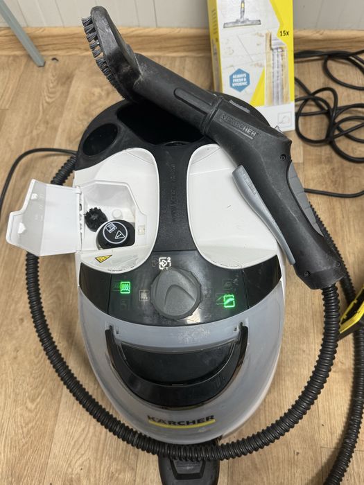 Vând aparat cu abur karcher SC5