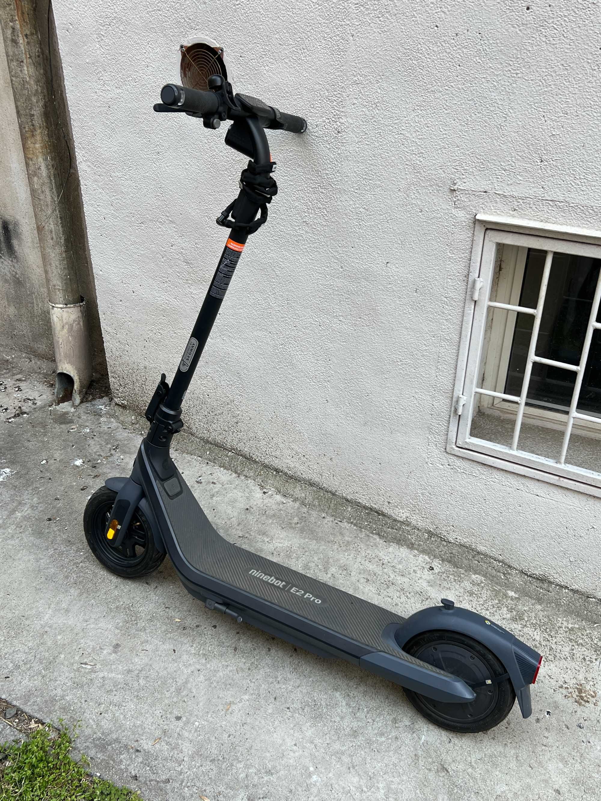 Електрическа тротинетка Segway Ninebot E2E Pro