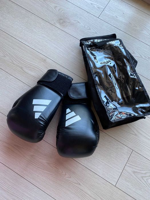 Set complet box: Sac gonflabil + Mănuși + Pompă
