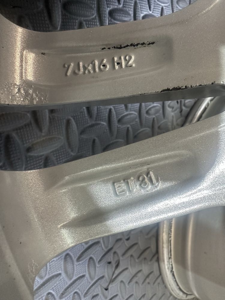 16 цола 5х120 - BMW - f20-f30-f40-e87-e90-e46 и други