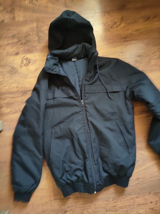 Тъмносиньо полицейско яке